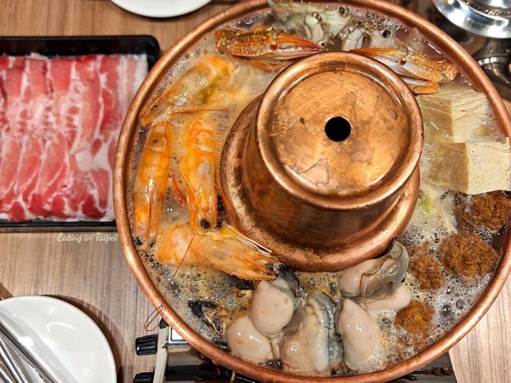 Tai He Lou pickled Chinese cabbage and pork pot 2